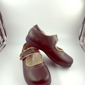 Brown Leather Mary Jane with decorative stitching-Beautiful comfy shoe
